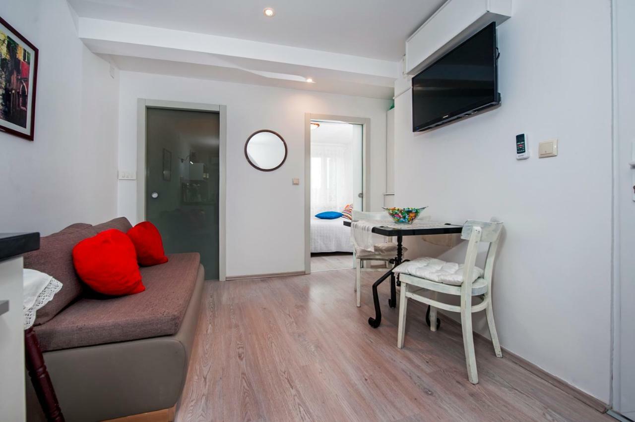 Apartman Delfin 罗维尼 外观 照片