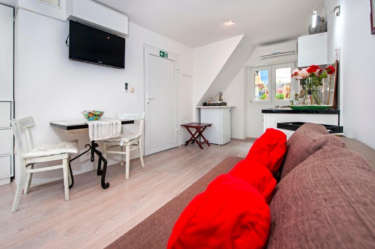 Apartman Delfin 罗维尼 外观 照片