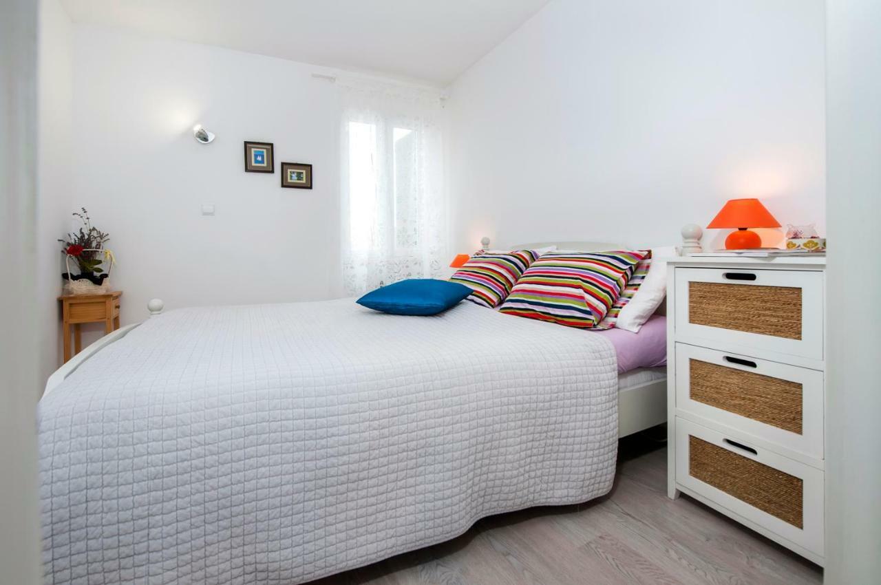 Apartman Delfin 罗维尼 外观 照片