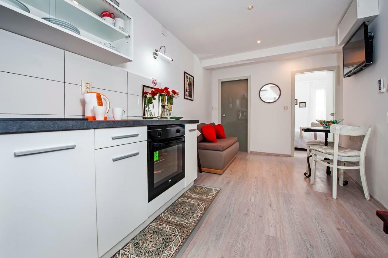 Apartman Delfin 罗维尼 外观 照片