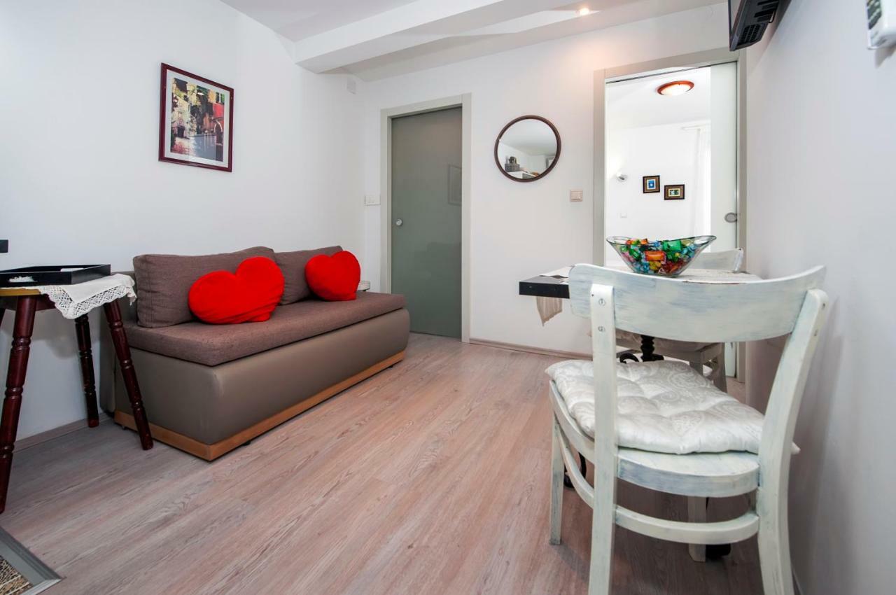 Apartman Delfin 罗维尼 外观 照片