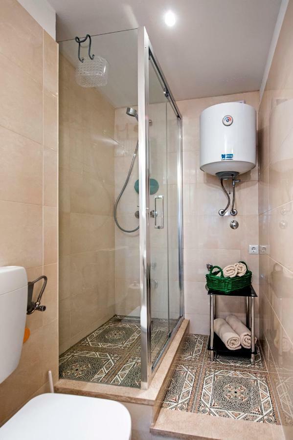 Apartman Delfin 罗维尼 外观 照片